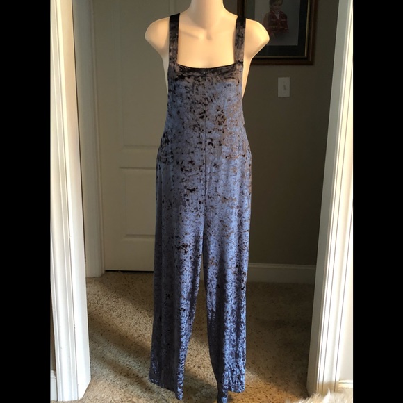 NWT URBAN OUTFITTERS VELVET BLUE OVERALLS - LARGE - Picture 4 of 8